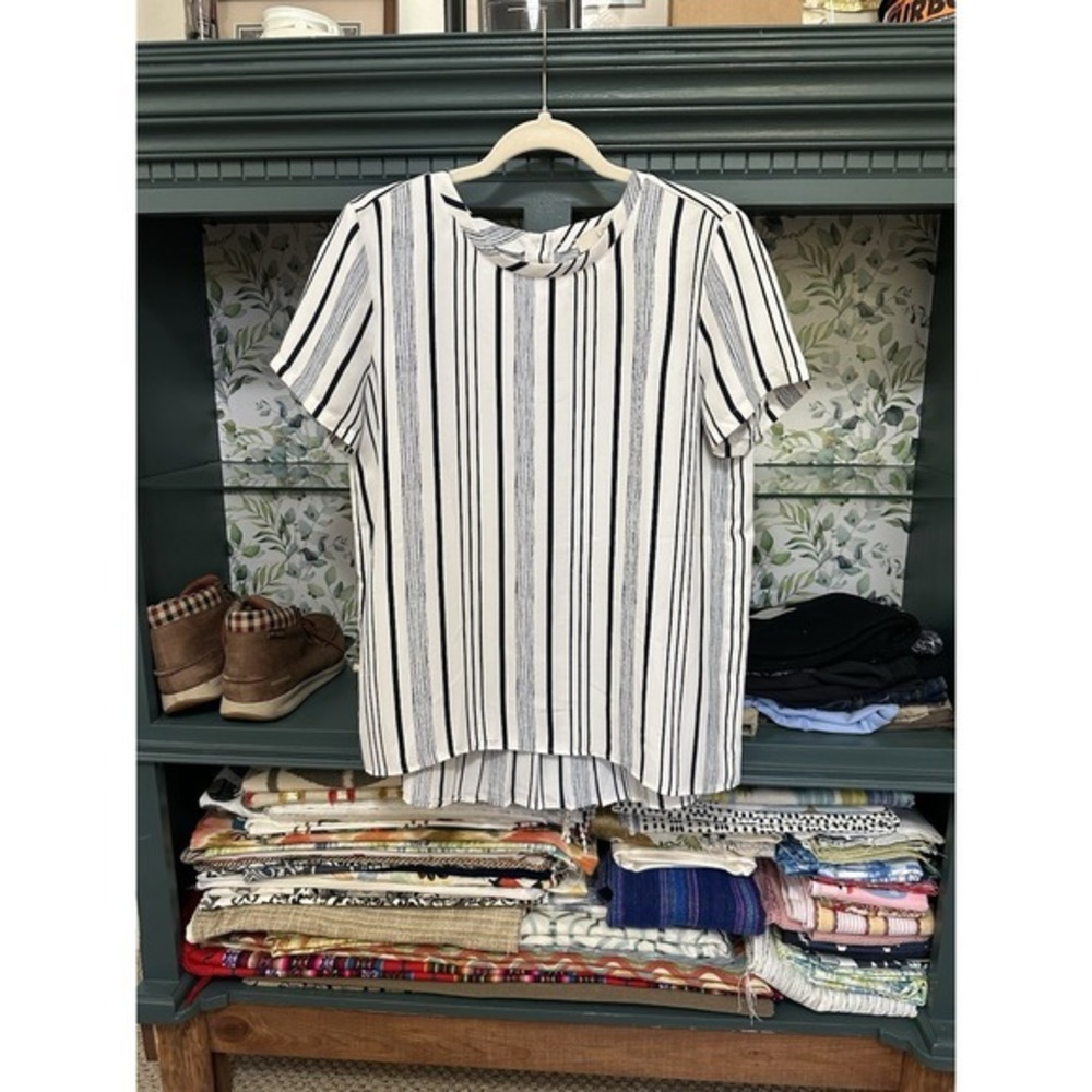 Loft Ann Taylor Striped‎ Blue and White Pleat Back Top Sz Small